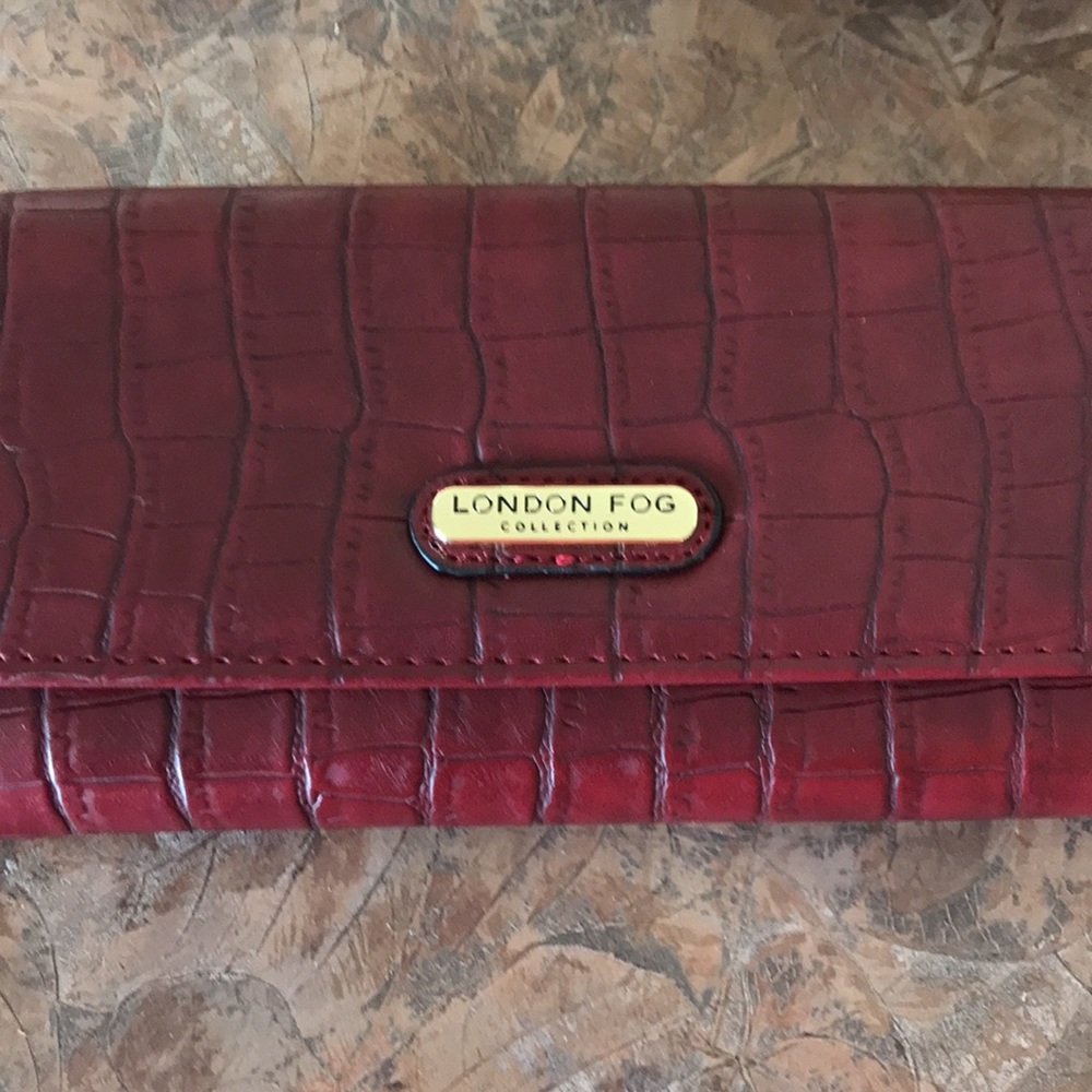 London Fog Collection wallet - Picture 10 of 10